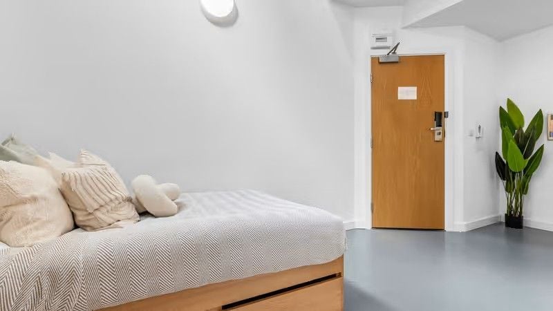 Classic Bigger 4 Bed Apartment - room